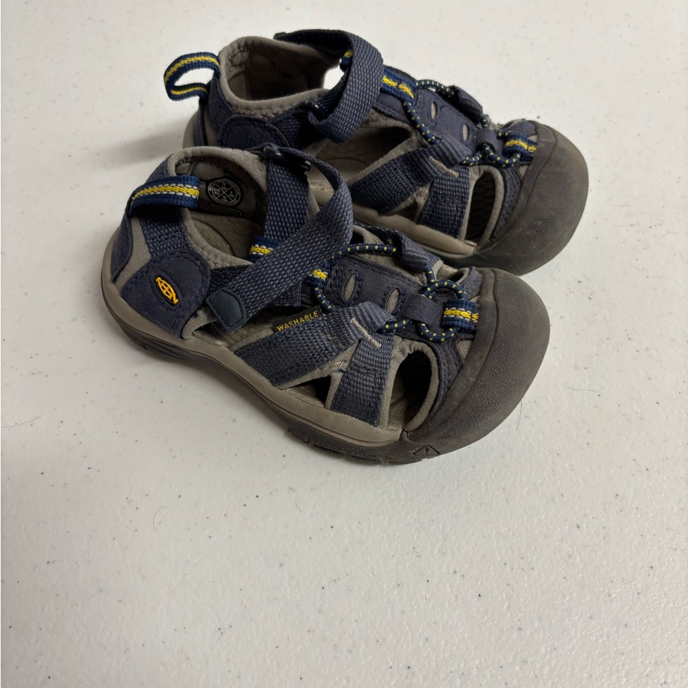 Keen Newport H2 Waterproof Navy Blue Sandals Child Size 9